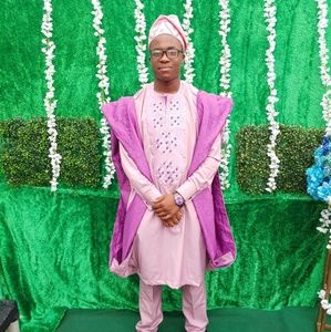 Meet your Posher, Emmanuel